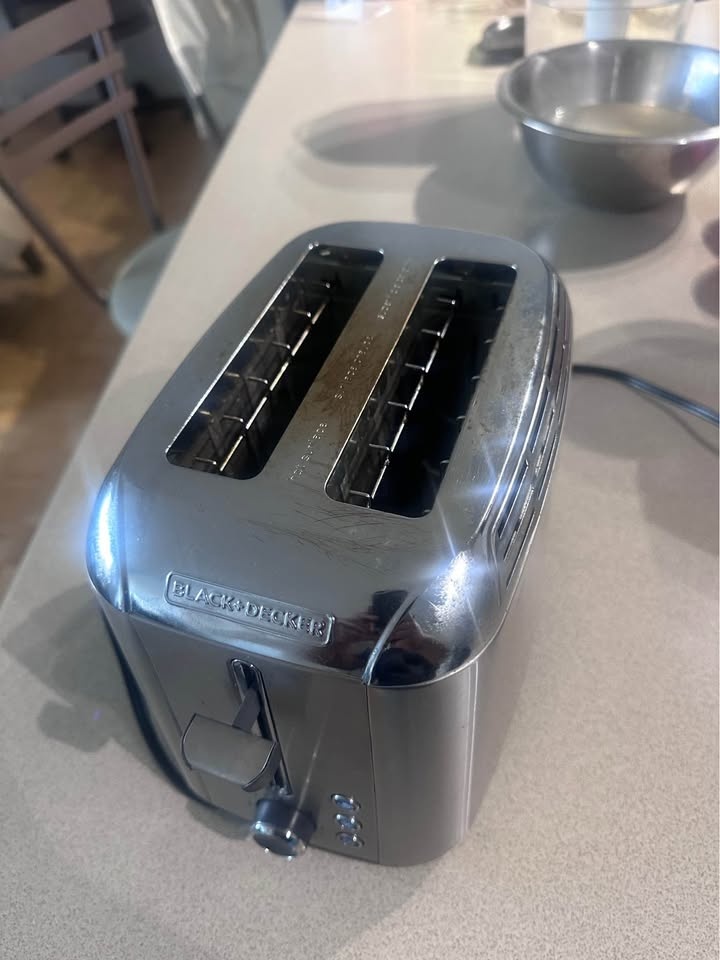 BLACK+DECKER 2-slice Toaster - photo 3