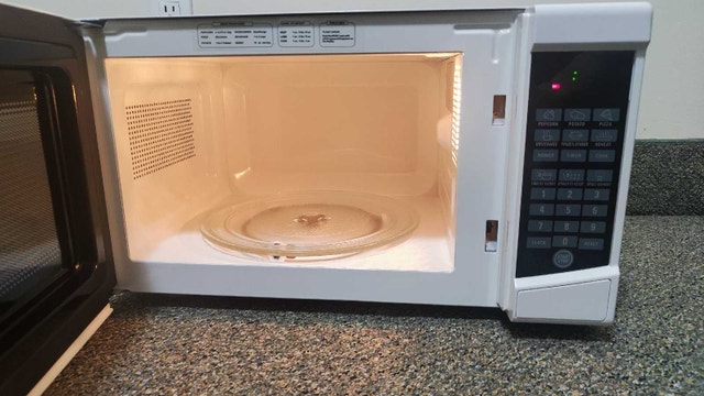 Microwave - photo 2