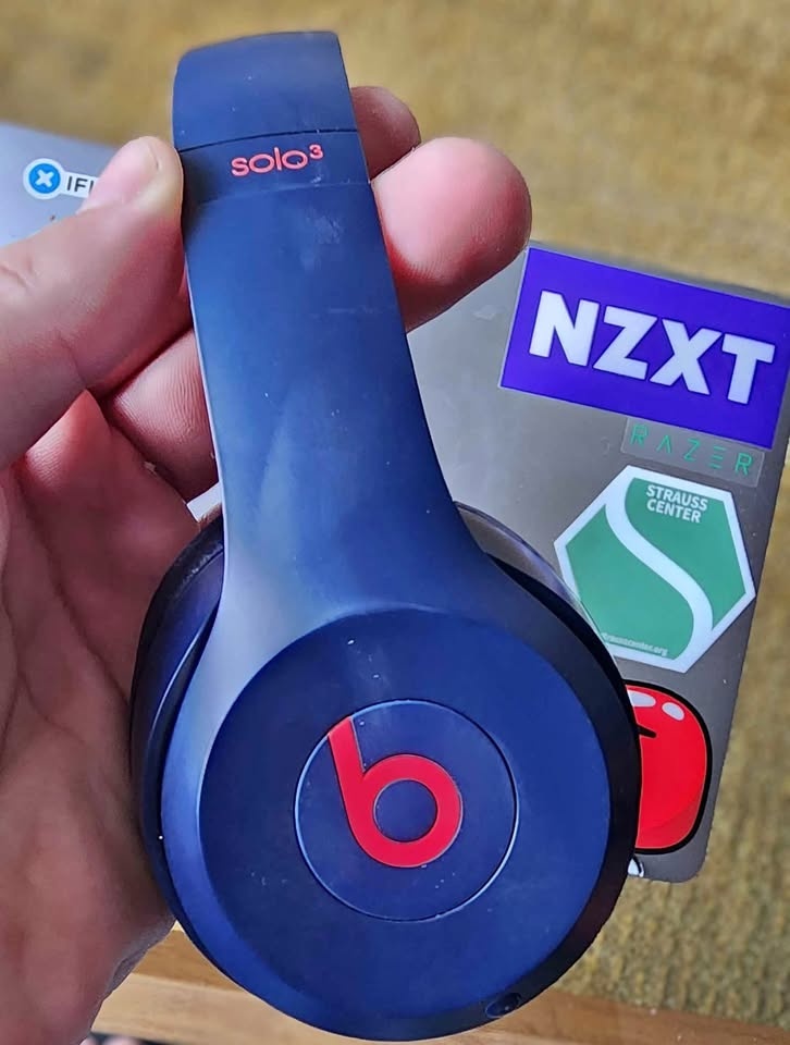 Beats Solo3 Club Collection Wireless On-Ear Headphones