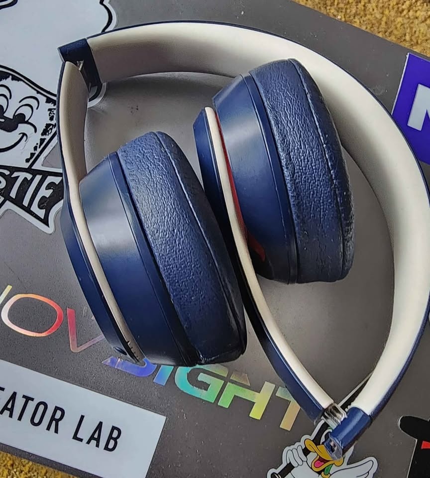 Beats Solo3 Club Collection Wireless On-Ear Headphones - photo 2