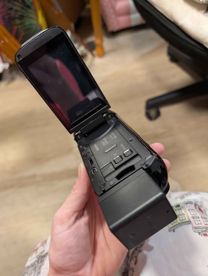 Canon HF R700 VIXIA FHD High Definition Camcorder - photo 5
