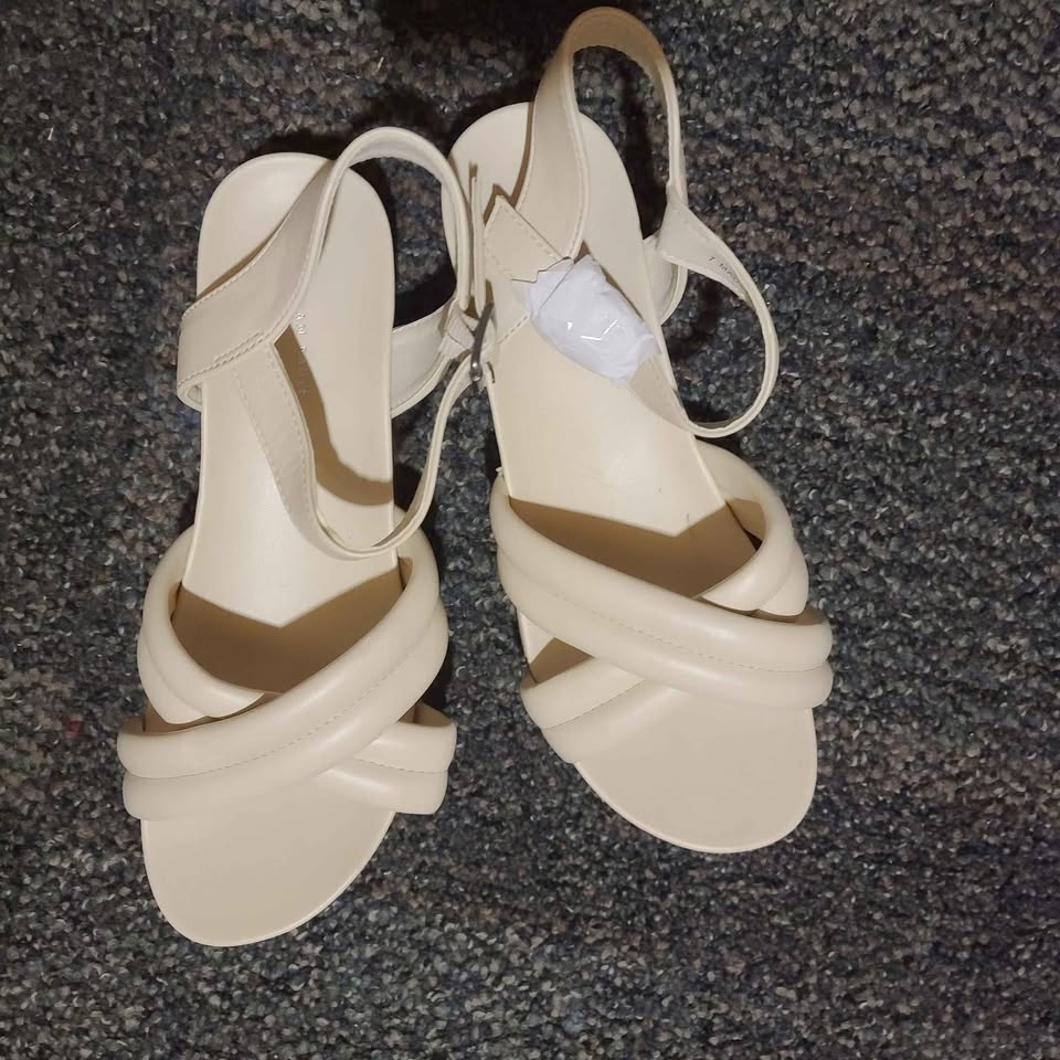 Brand new American Eagle sandals Size 7 - photo 2