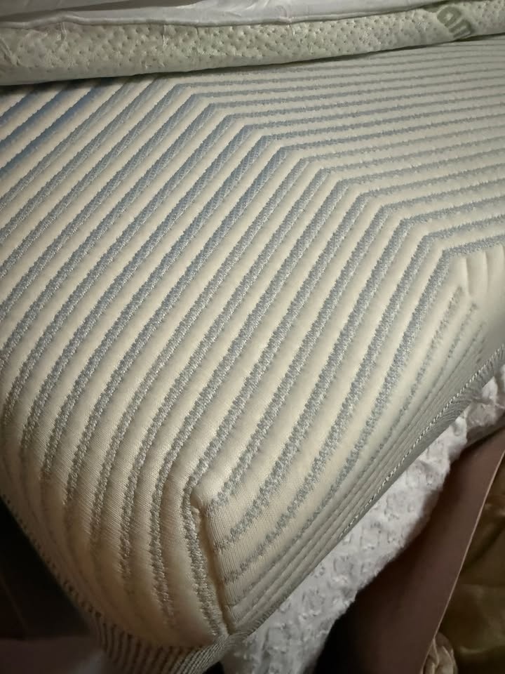 King Size Bed Frame + Adjustable Base + Mattress Set - photo 3