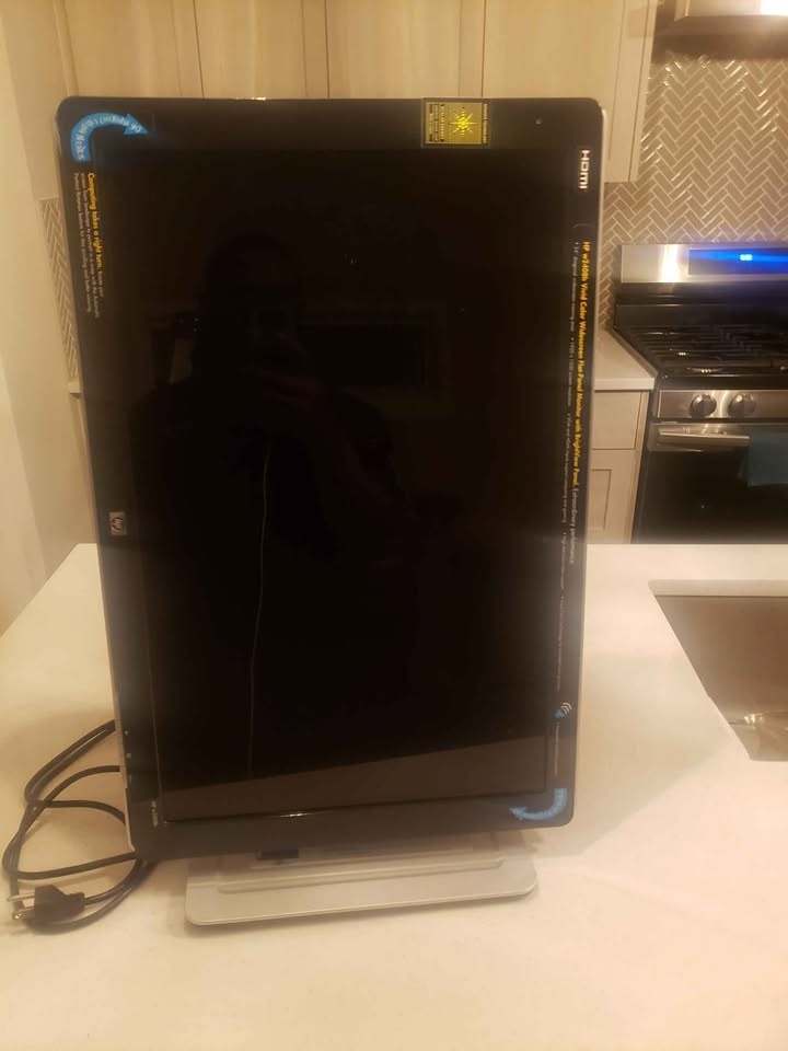 HP Monitor, 24 Inch - photo 2