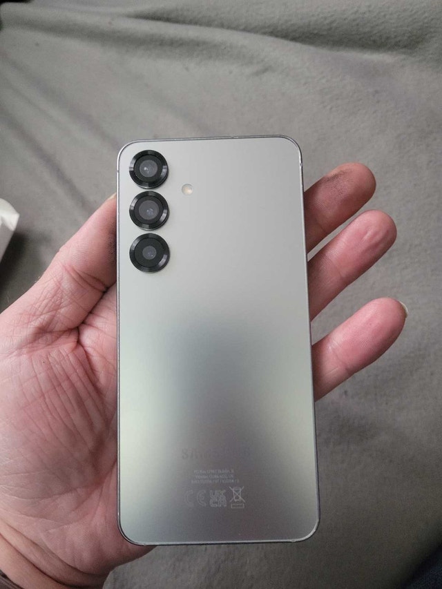 Samsung S25 - photo 2
