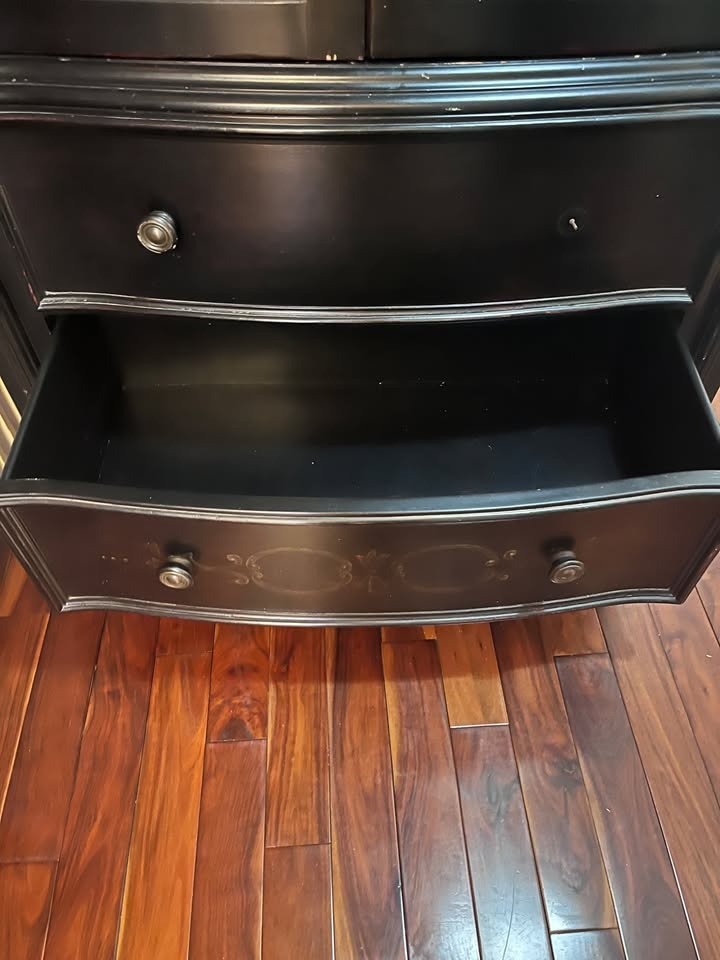 Beautiful Wood Armoire made by Hooker Furniture - photo 4