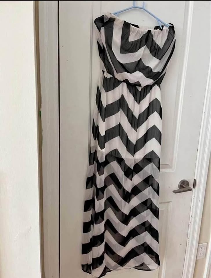 NEW Strapless dress size small with tags