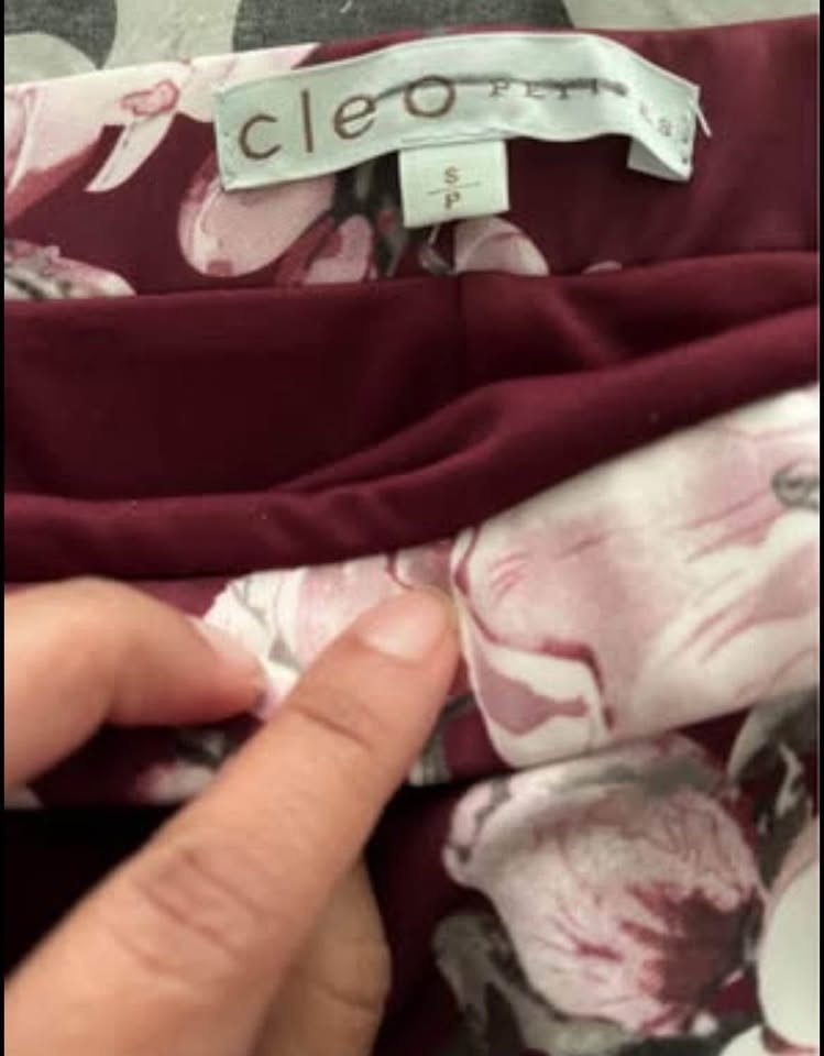 Cleo flowery skirt size small - photo 2
