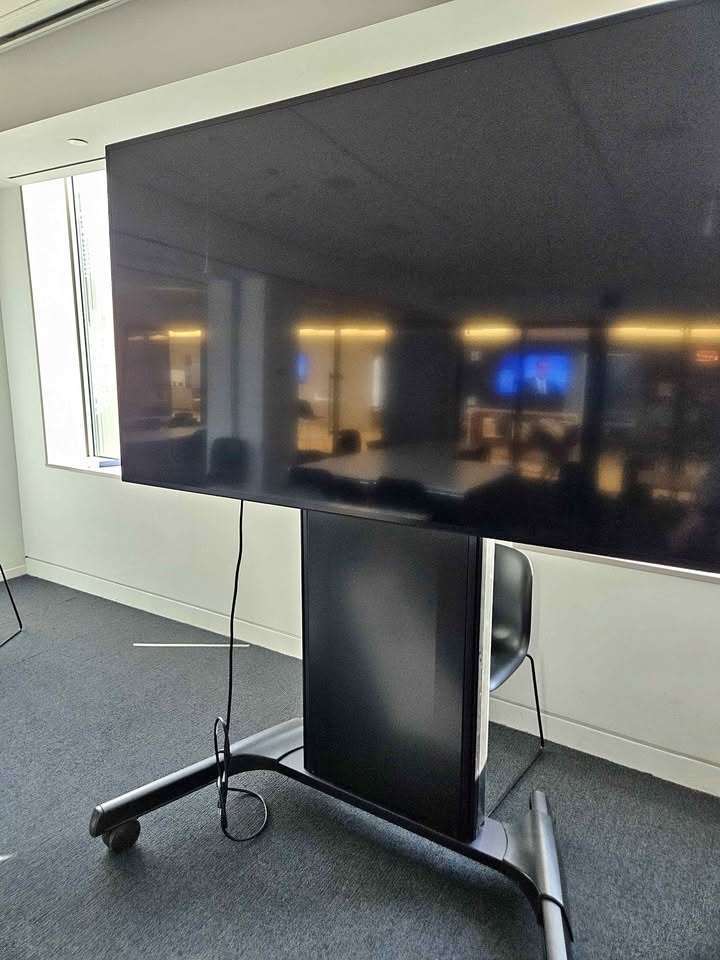 Samsung 82 inch Display TV with Rolling Stand