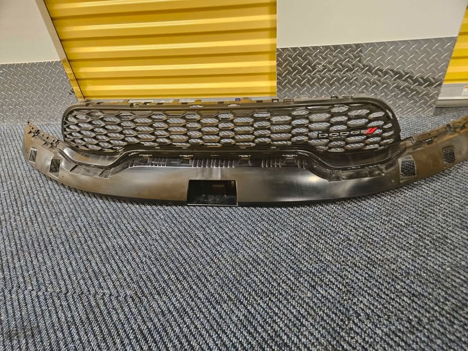 Dodge Durango RT Grill, Shocks & Springs - photo 4