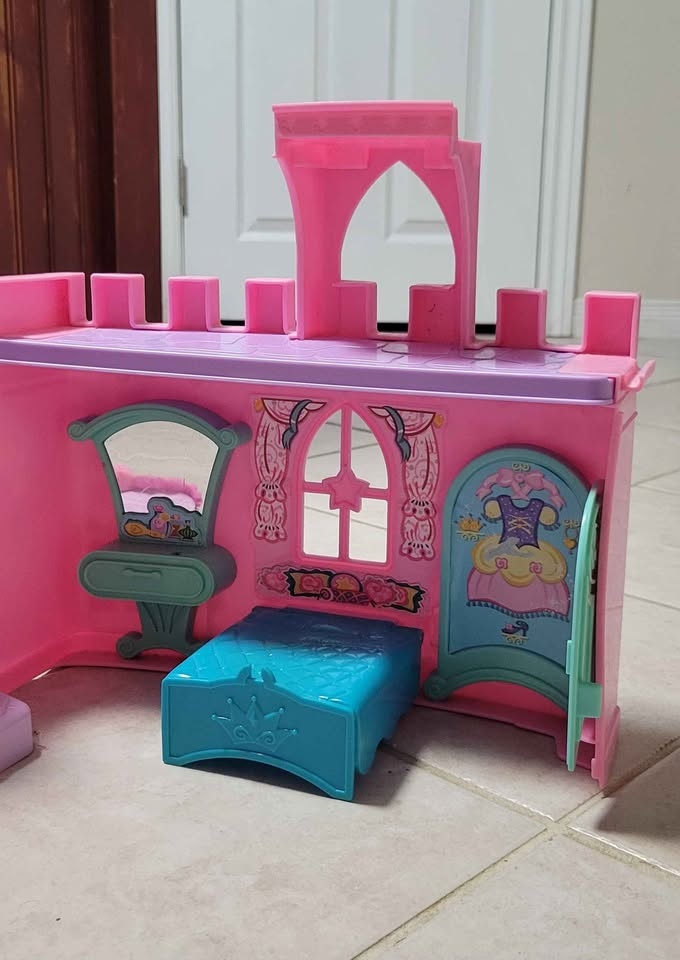 Little People Princess Castle - photo 3