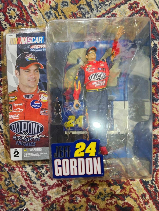 Jeff Gordon NASCAR Figurine #24 McFarlane Toys