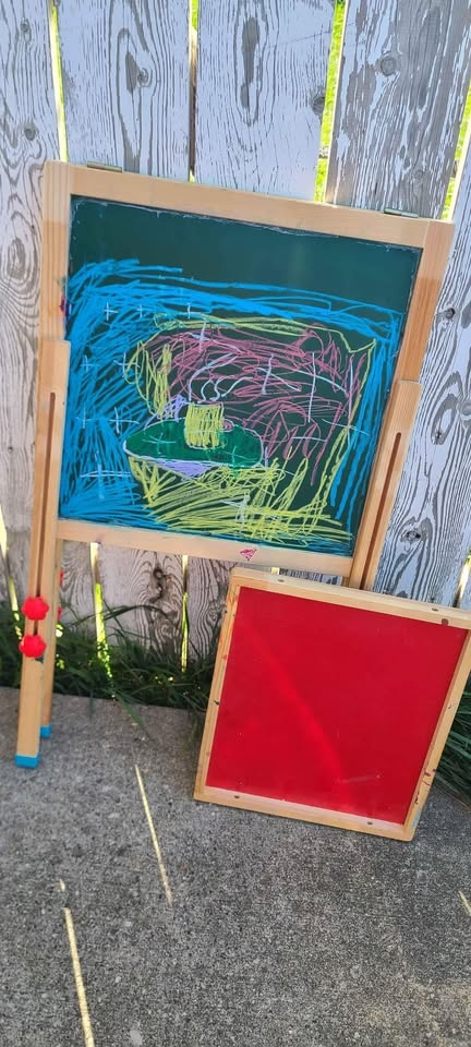 Kids adjustable easel - photo 2
