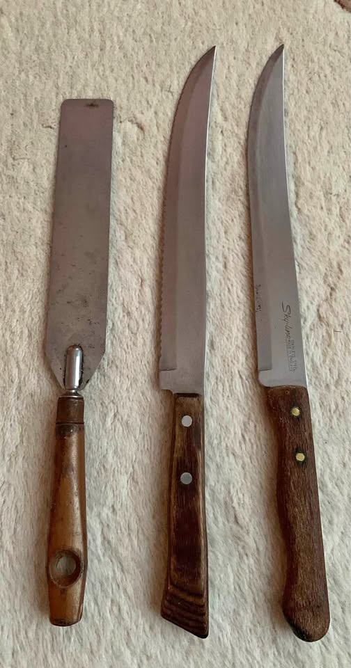 Kitchen knives & Spreader