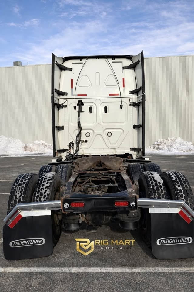 2021 Freightliner Cascadia - Owner Operated | Highway Spec - photo 5