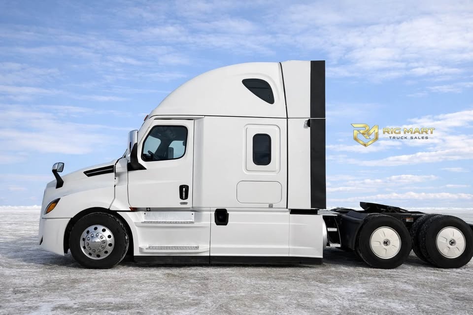 2023 Freightliner Cascadia - photo 4