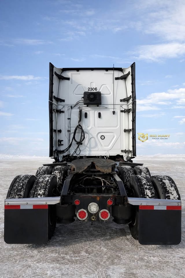 2023 Freightliner Cascadia - photo 5