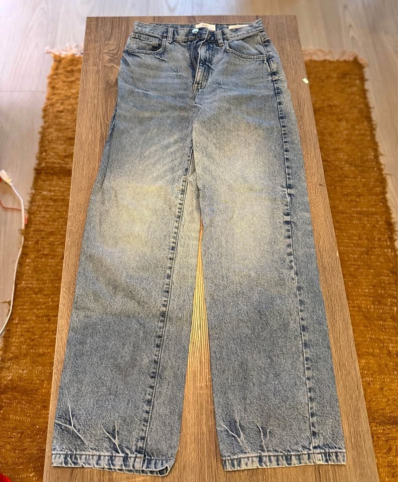 CottonOn Size 4 Straight Leg Jeans