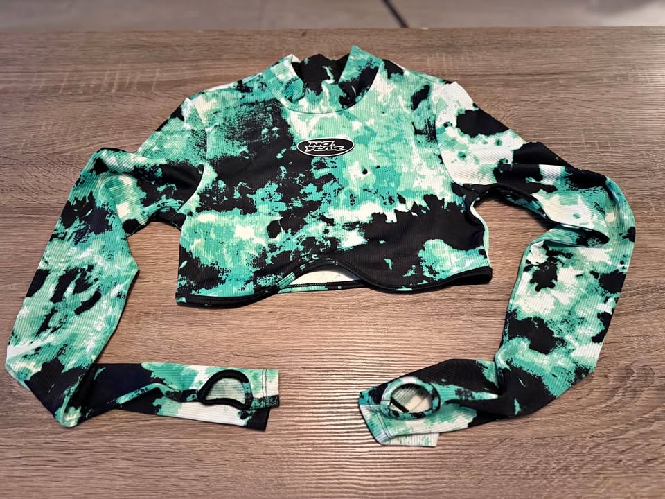 Long sleeve green H&M top