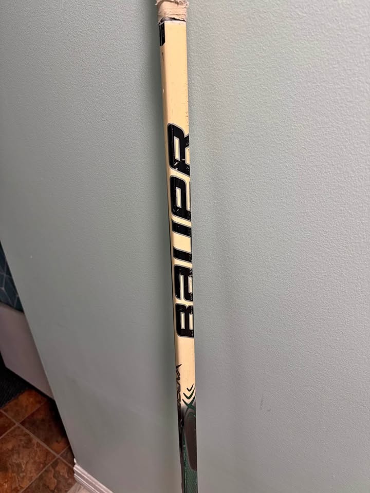 Bauer Vapor Hockey Stick – Right Handed