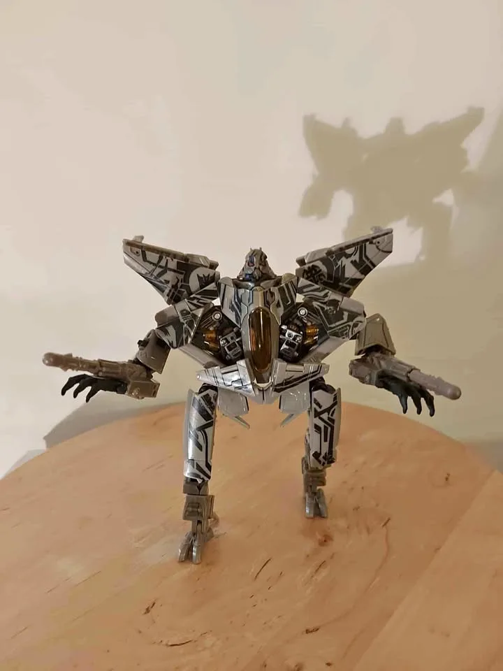 Transformers Revenge of the Fallen Starscream Voyager Class  🥕 thumbnail