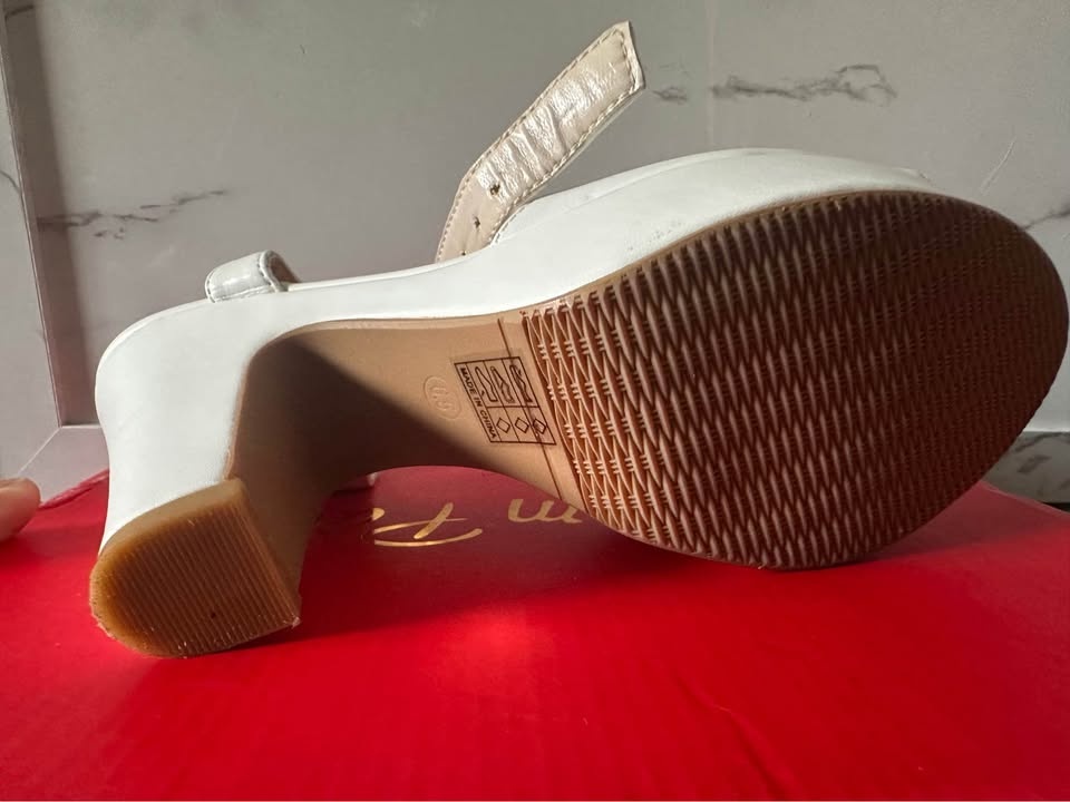 Dream Pairs Platform Heels - White - Size 6.5 - photo 3