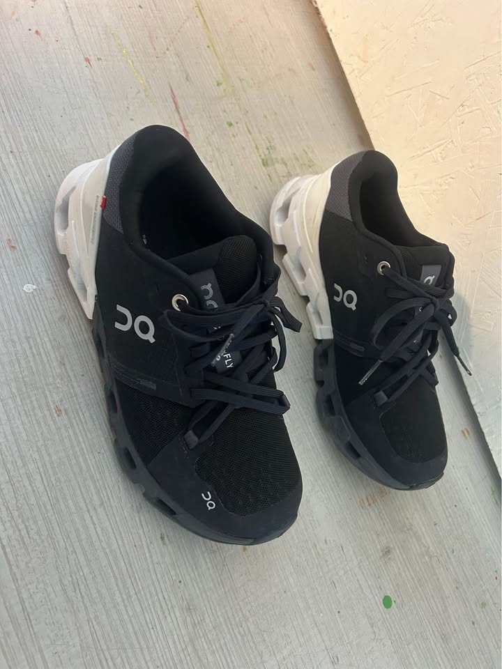 ON runners sz 7 womens - photo 2