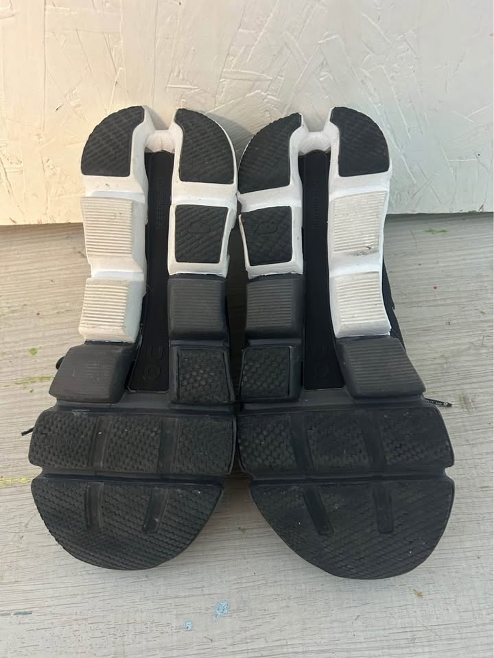 ON runners sz 7 womens - photo 4