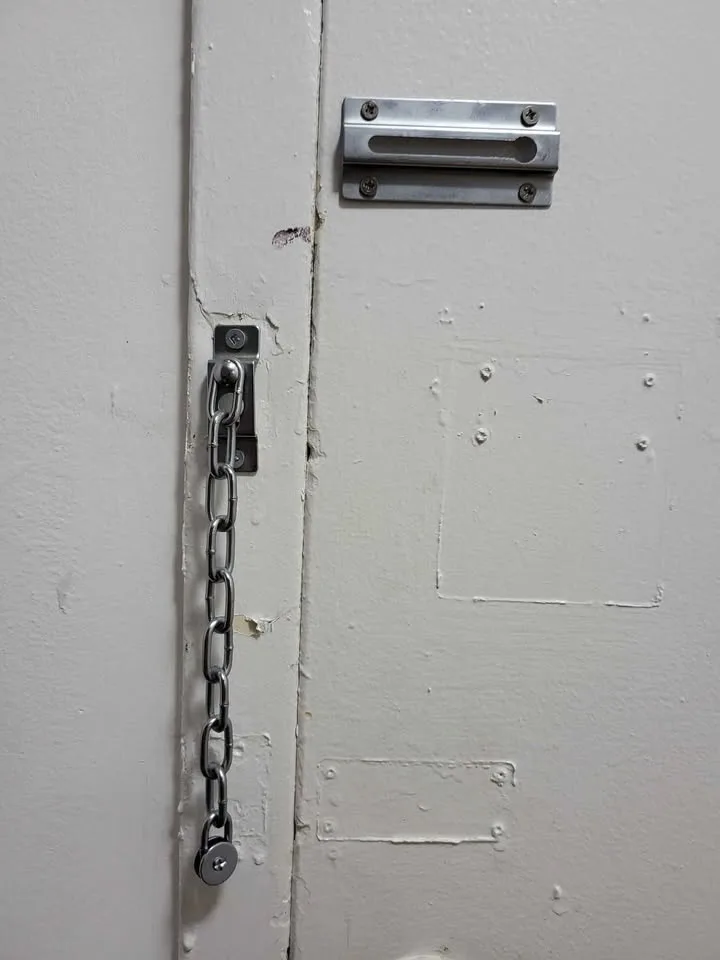 Chain Door Guard / Stop / Lock / Latch image indicator(2)