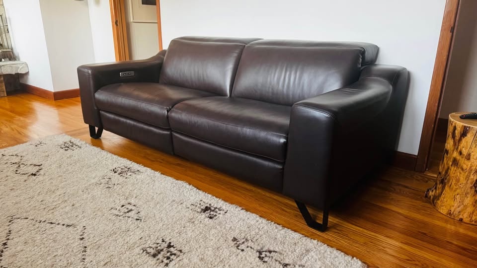 Palliser Tabor Leather Sofa with Wide Recliners - photo 4
