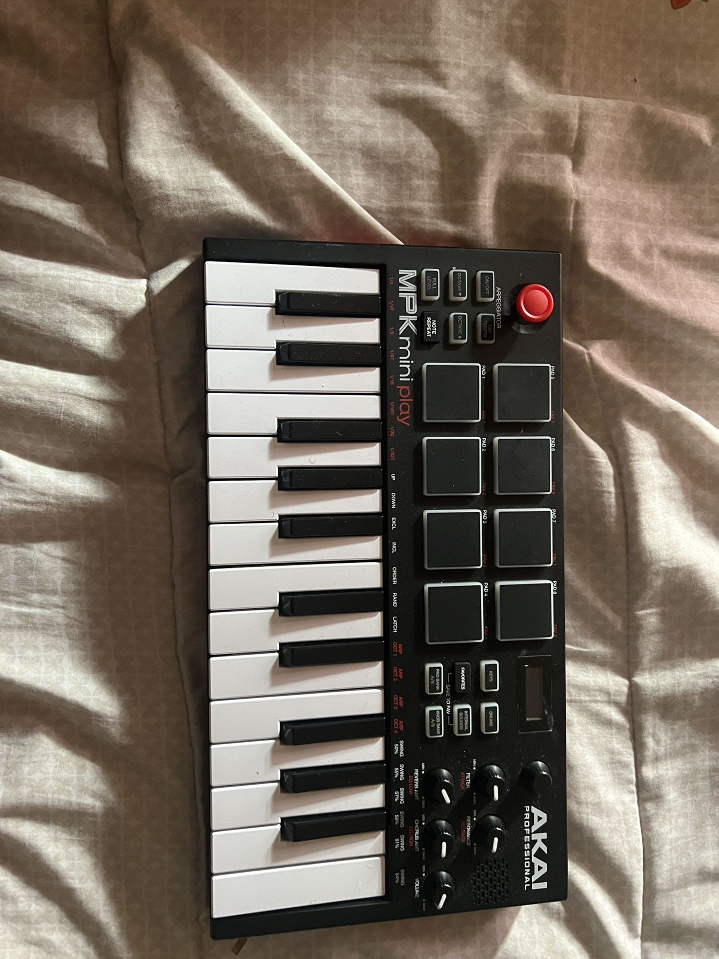 Akai MPK Mini Play