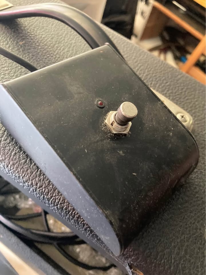 Fender Eighty Five Red Knob Guitar Amp - photo 3