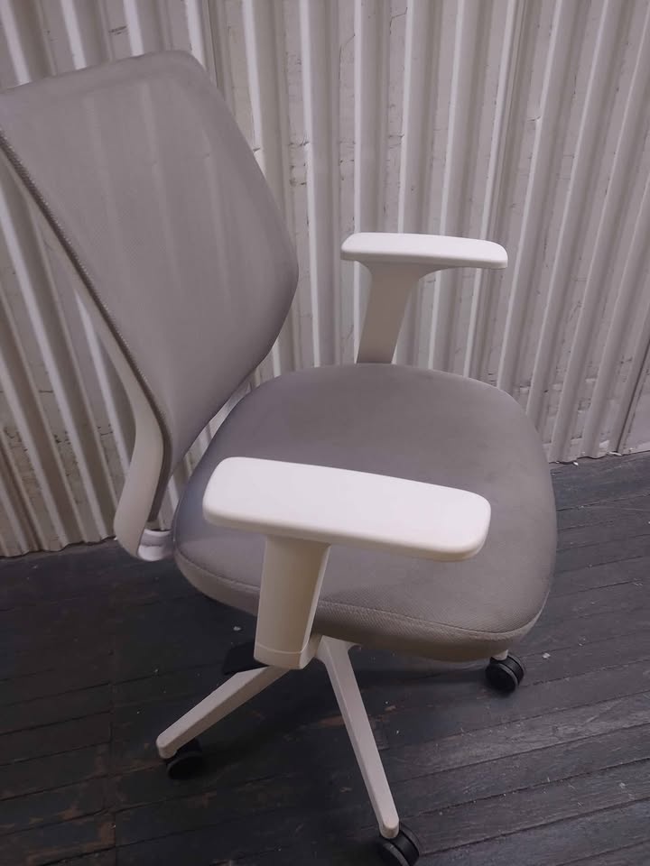 Union & Scale Staples UN59418 Essentials Mesh Back Fabric Chair - photo 2