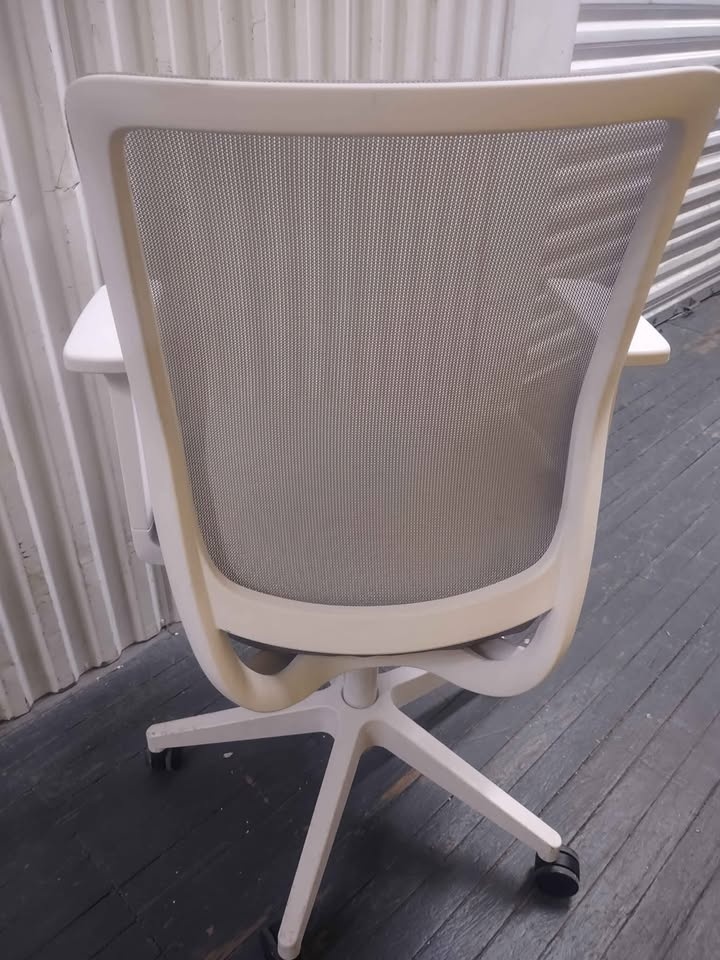 Union & Scale Staples UN59418 Essentials Mesh Back Fabric Chair - photo 5