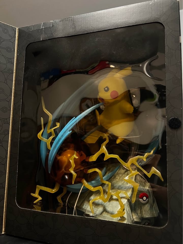 Pokemon Pikachu Deluxe Collector Statue - Light FX - photo 2