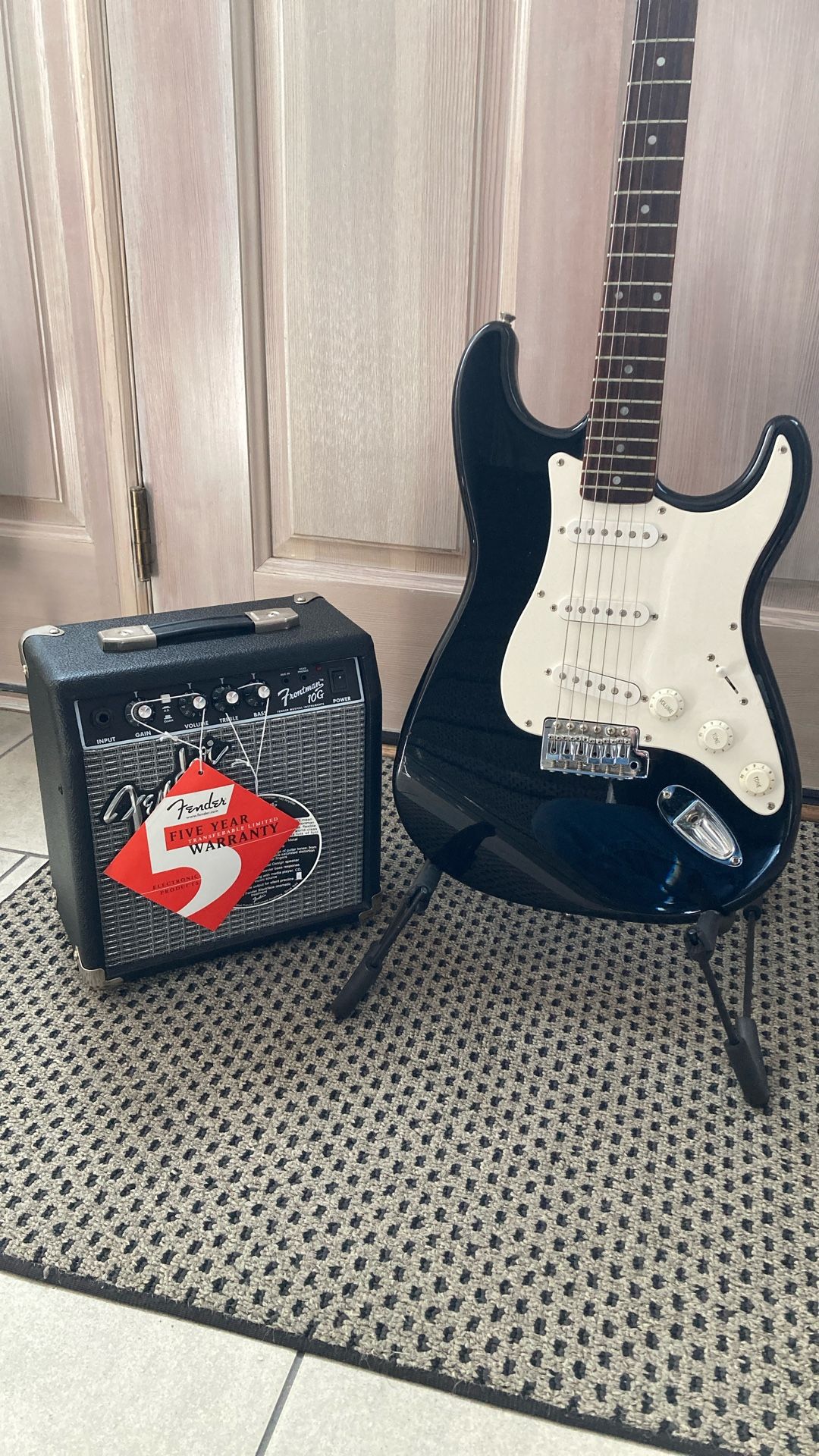 Fender Squier Stratocaster - photo 2