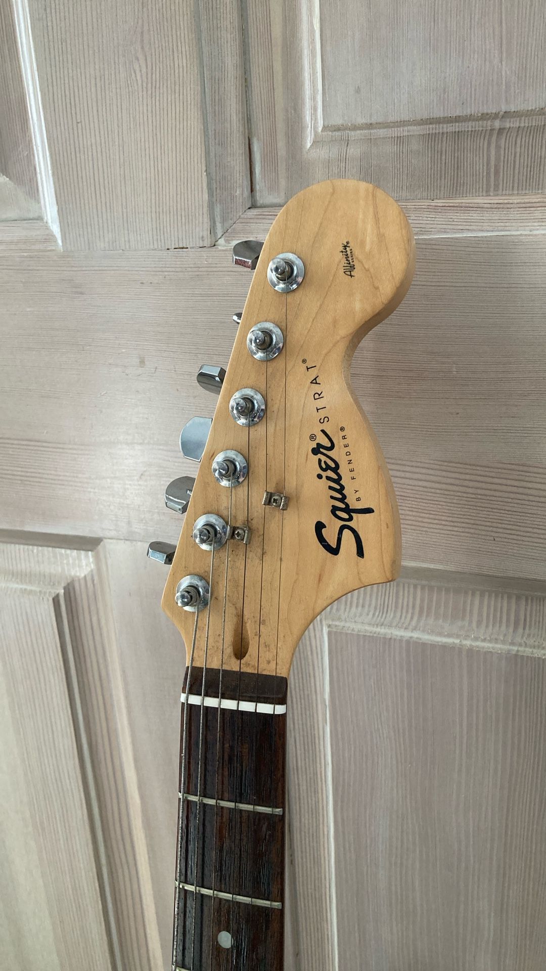 Fender Squier Stratocaster - photo 5