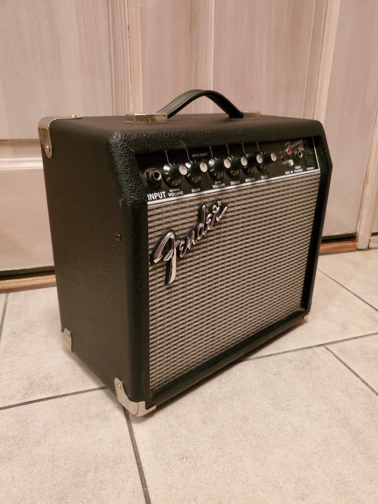 Fender Frontman 15G Guitar Combo Amp - Like New - photo 2