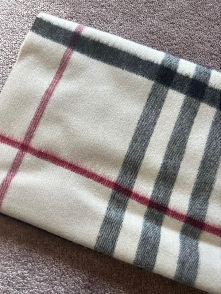 Burberry Scarf with tag - photo 2