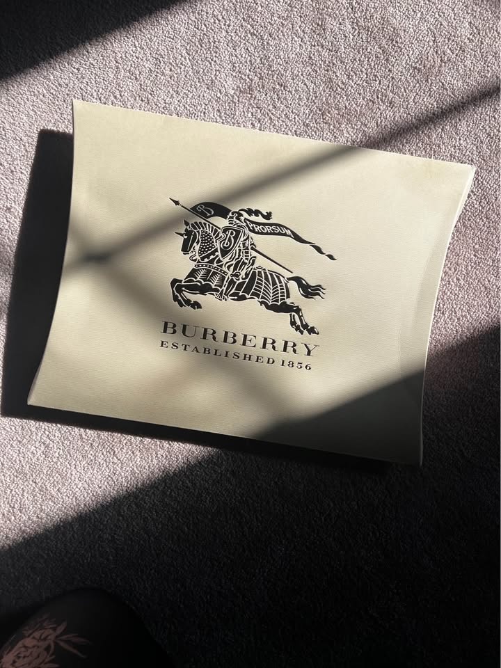 Burberry Scarf with tag - photo 4