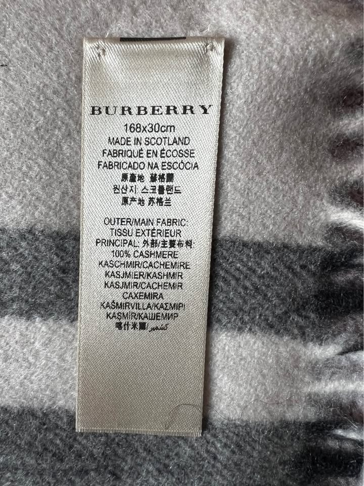 Burberry Scarf with tag - photo 5