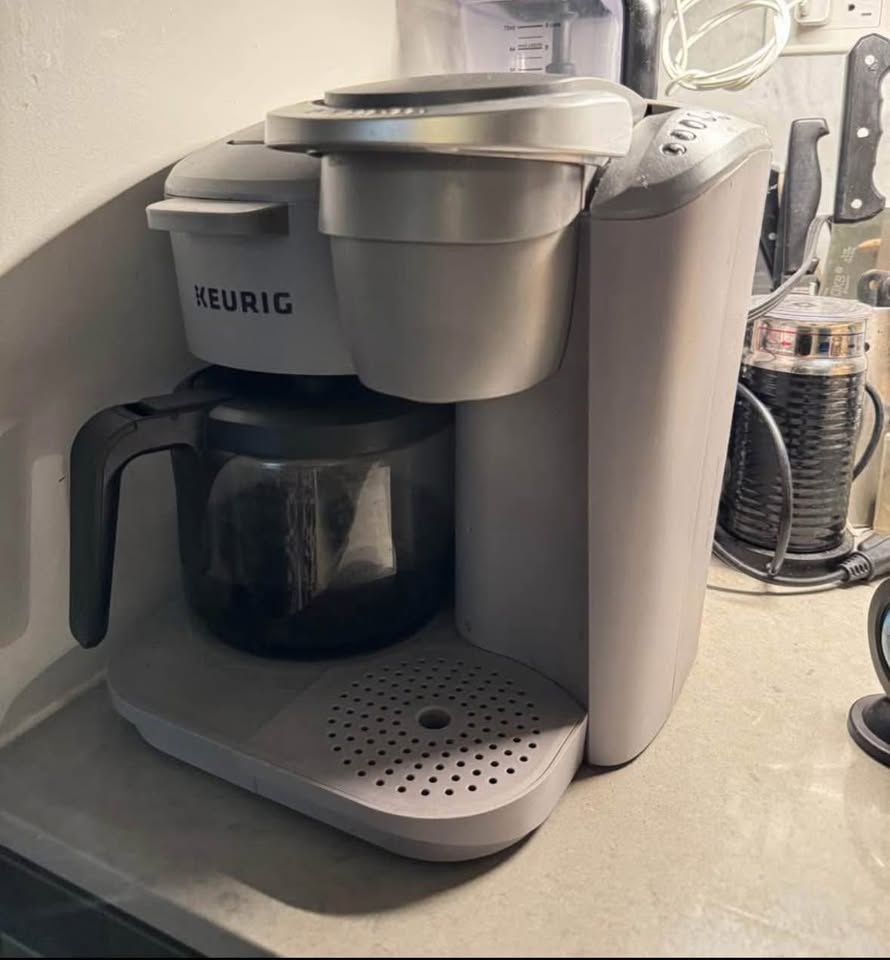 Keurig Single Shot & Carafe Coffee Machine + Nespresso Milk Frot - photo 2
