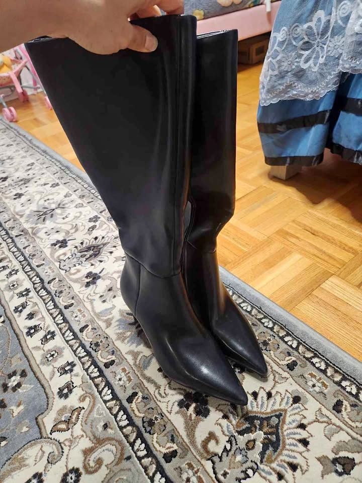 Need gone ASAP - Black knee high boots size 7