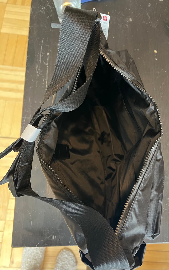 Uniqlo Shoulder Bag - photo 3