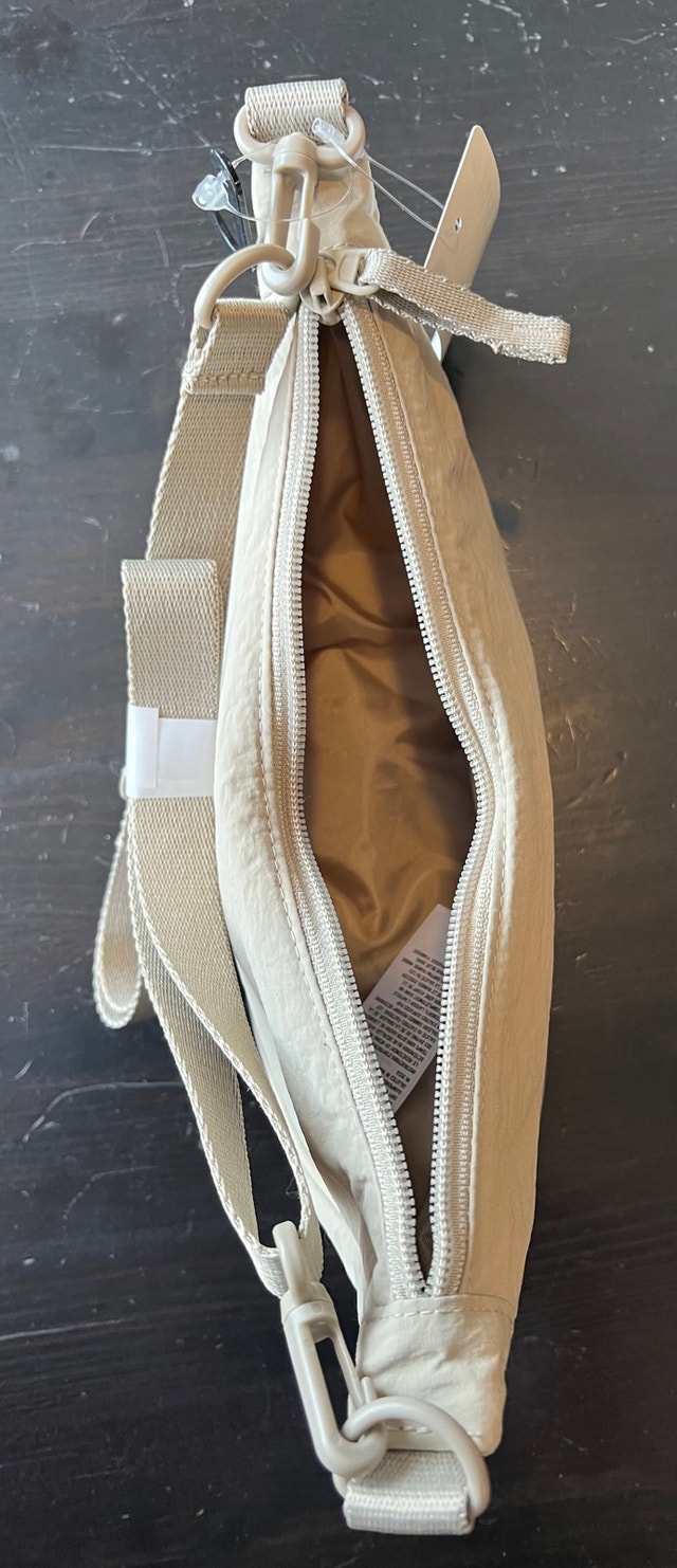 Uniqlo Round Mini Shoulder Bag - photo 3