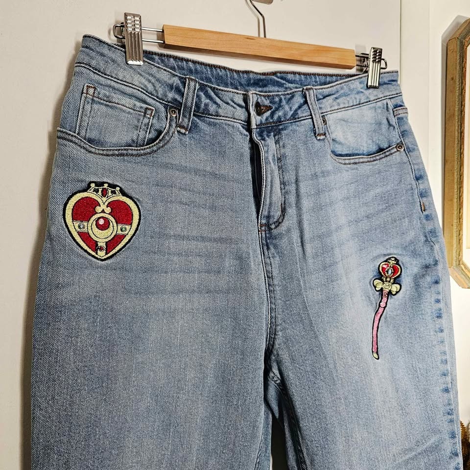 Size 9 Sailor Moon Embroidered Light Blue Mom Jeans - photo 2