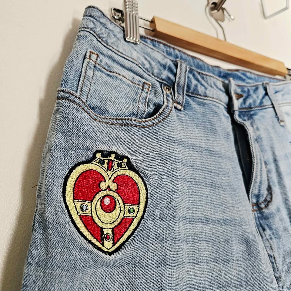 Size 9 Sailor Moon Embroidered Light Blue Mom Jeans - photo 3