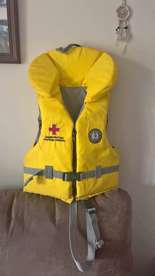 Canadian Red Cross Youth Life Jacket