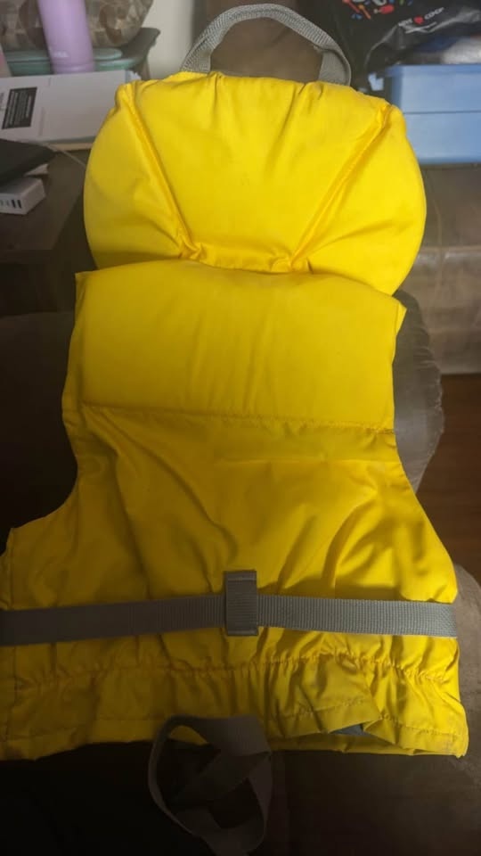 Canadian Red Cross Youth Life Jacket - photo 3