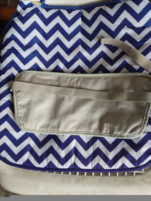 LEWIS N CLARK Hideaway Money Bag - photo 2